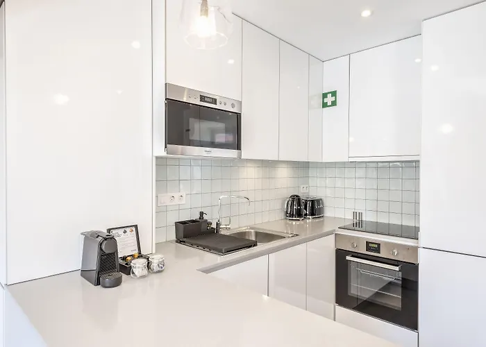 Collection Mouzinho Da Silveira Hotel